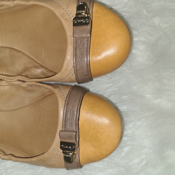Coach Size 8 B Brown & Tan Leather Ballet Flats - Picture 2 of 7